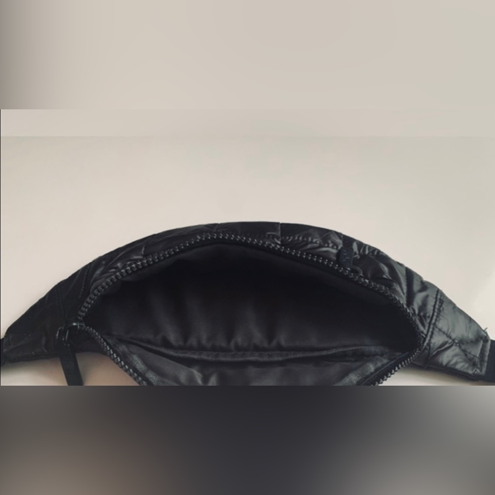 ⭐️Host Pick⭐️ DKNY Puffy Nylon Quilted Fanny Pack - Picture 3 of 3